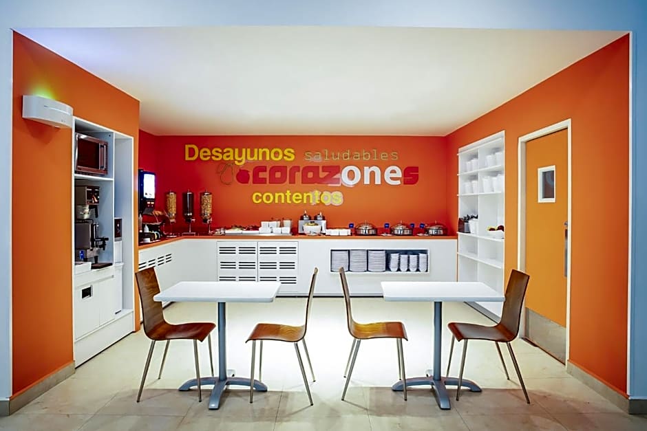 One Ciudad de Mexico La Raza