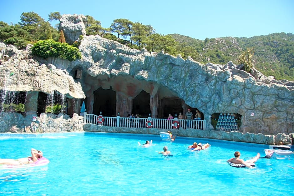 Grand Aquarium Apart