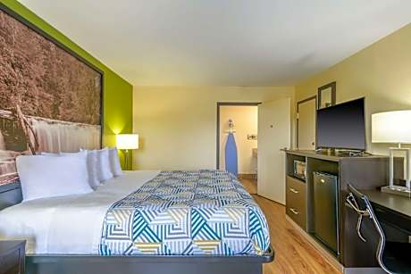 Quadruple Room - Disability Access - Roll in Shower