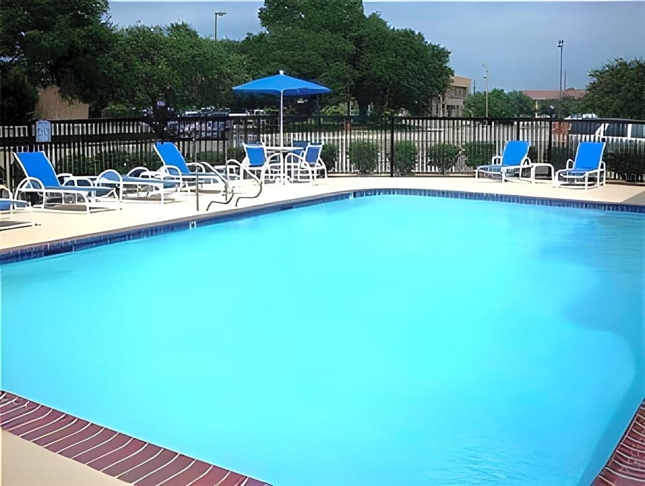 Holiday Inn Express Hotel & Suites Columbus By IHG