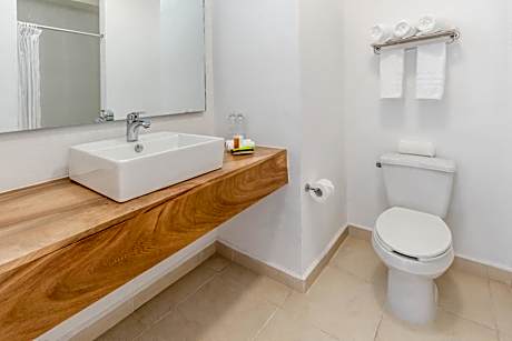 Standard 2 Queen Beds