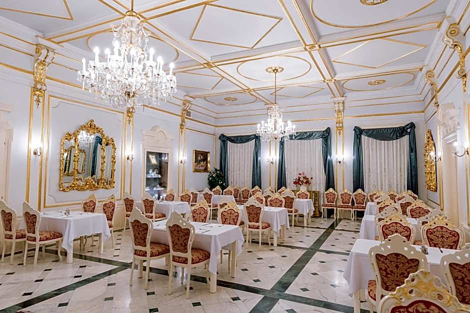 Pannonia Hotel