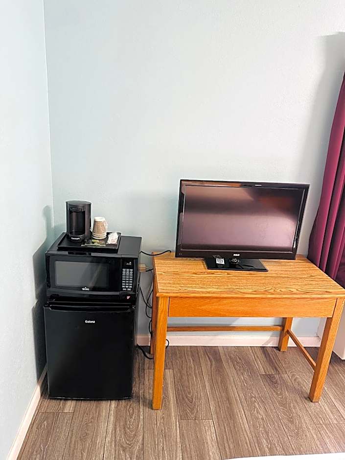 Travel Inn & Suites