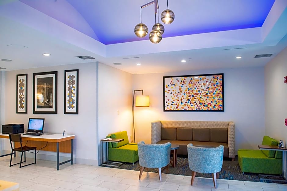 Holiday Inn Express Hotel & Suites Chester By IHG