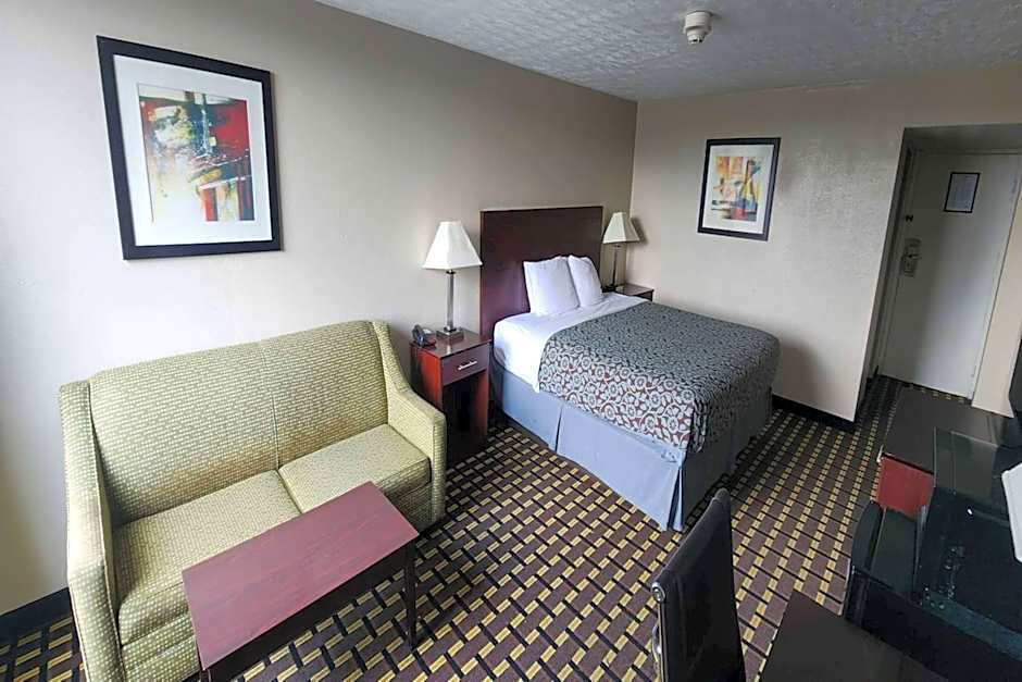 Days Inn by Wyndham Fort Wright Cincinnati Area
