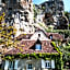 Logis Hôtels - Hôtel Restaurant Domaine Les Falaises