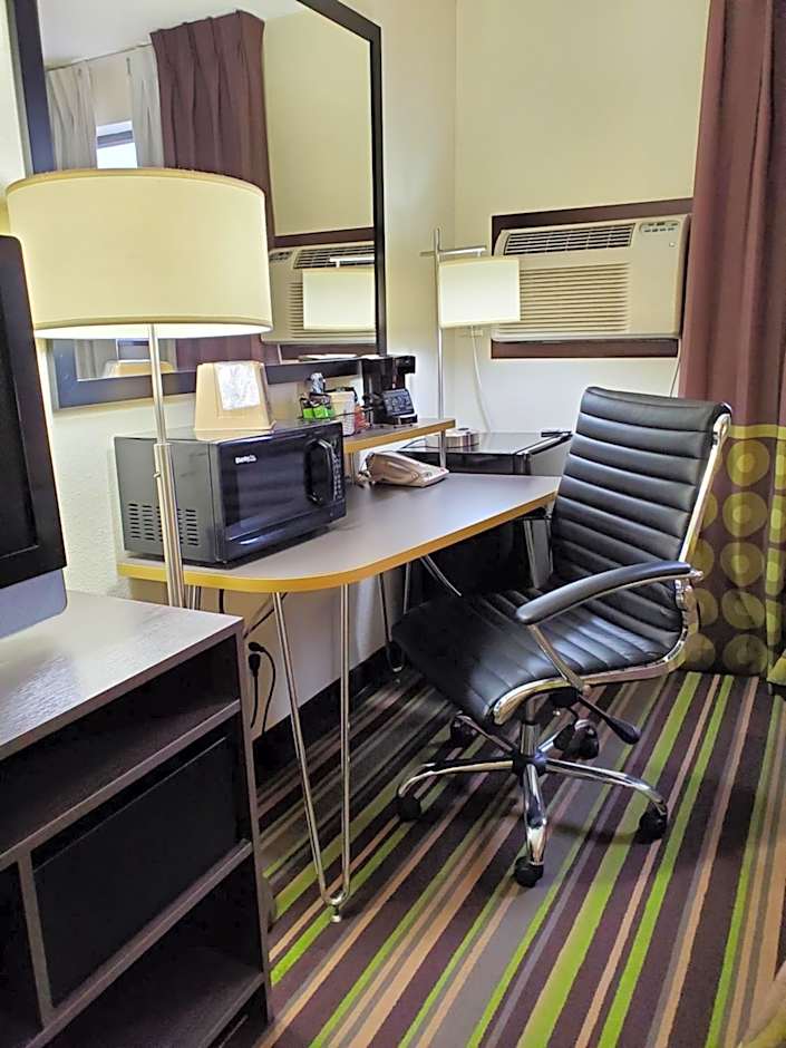 Super 8 by Wyndham Bozeman