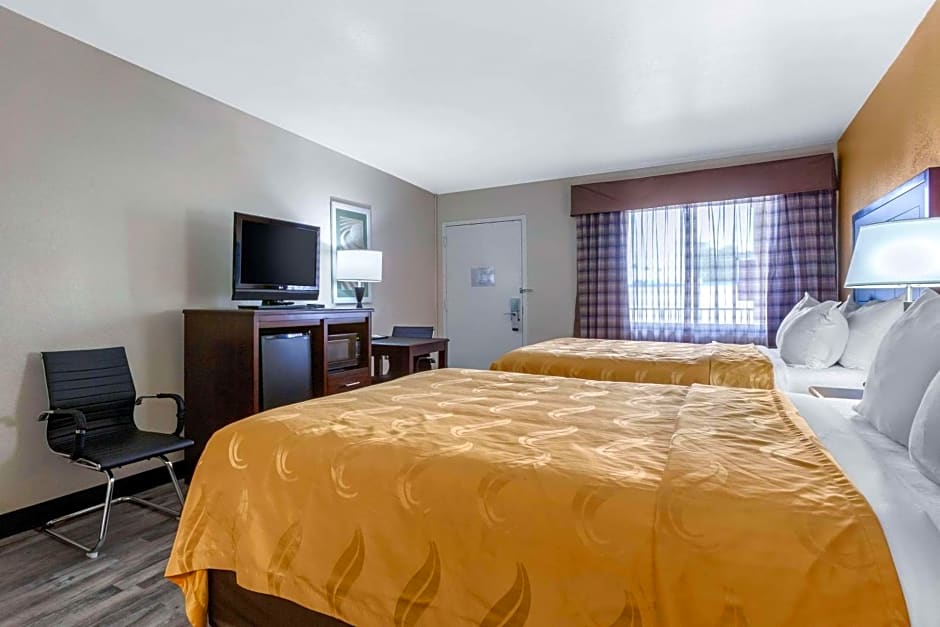 Quality Inn & Suites near Downtown Mesa