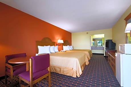 2 Queen Beds Smoking