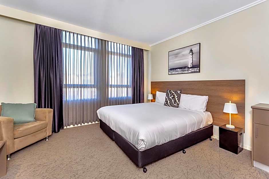New Haus by Hougoumont Hotel, former Bannister 22