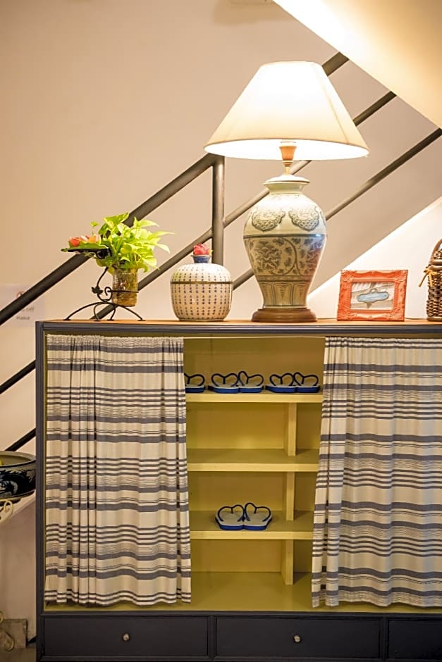 The Neighbors Hostel