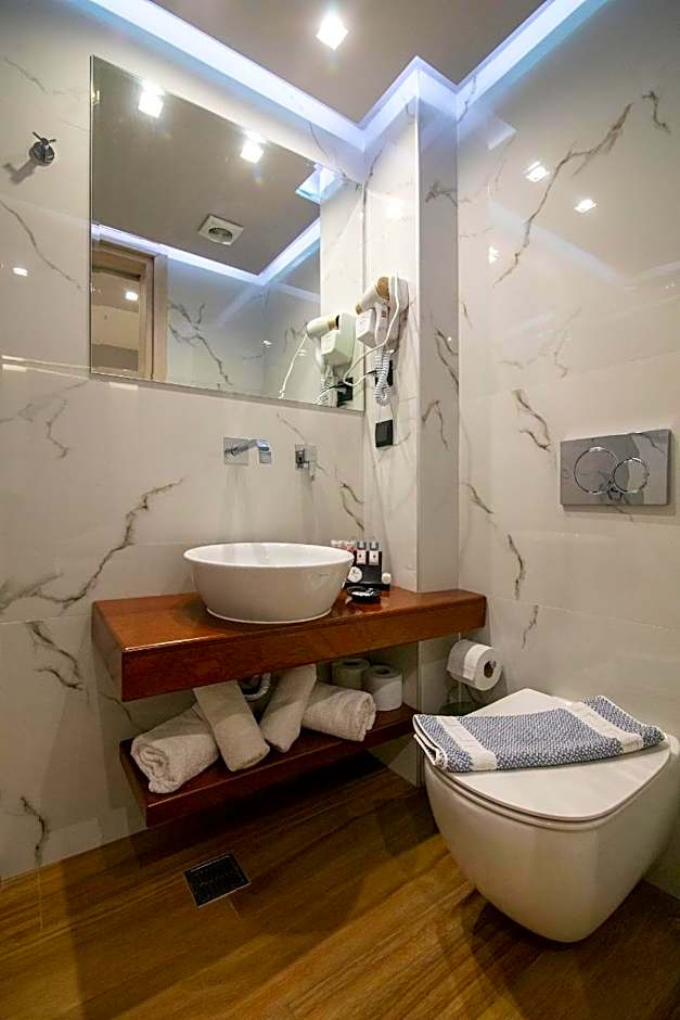 Aianteion Bay Luxury Hotel & Suites