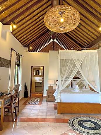 Superior Bungalow with Bathtub