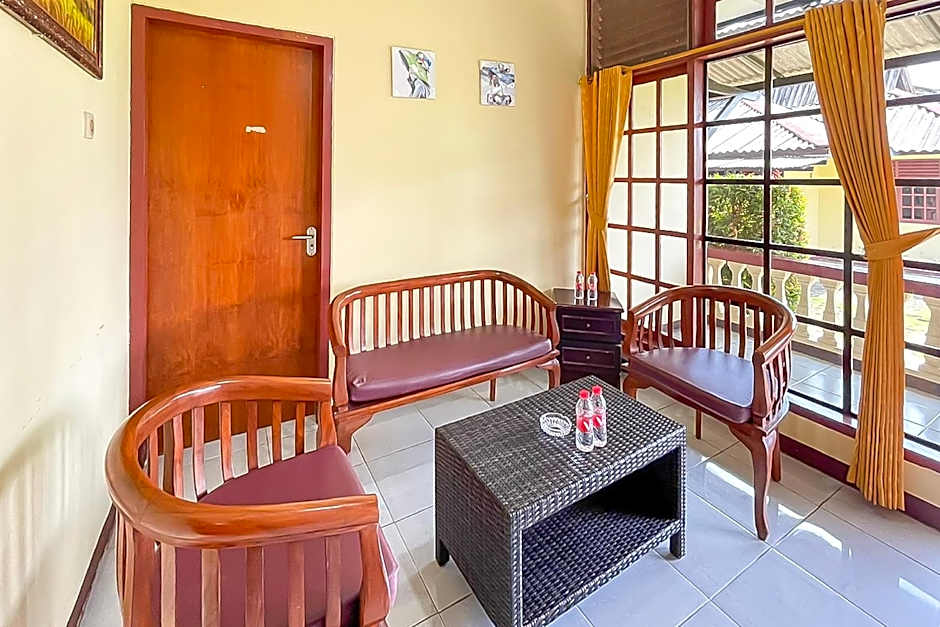 Hotel Shanty Mitra RedDoorz