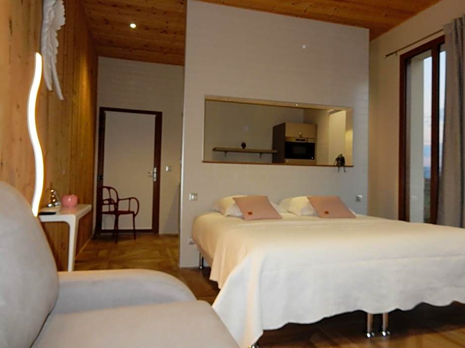 What Else Hotel