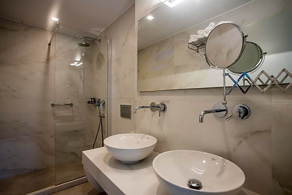 Nautilus Apartments-Suites