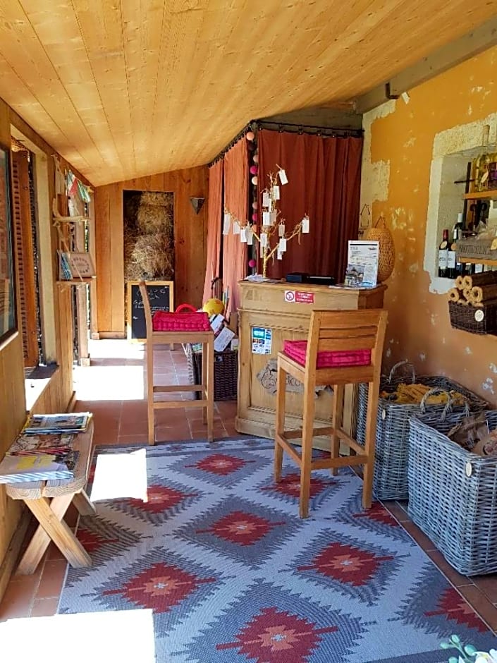 Shanti Lac Cabanes gîtes insolites et espace bien-être Bordeaux