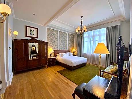 Writers Suite - Heritage Wing