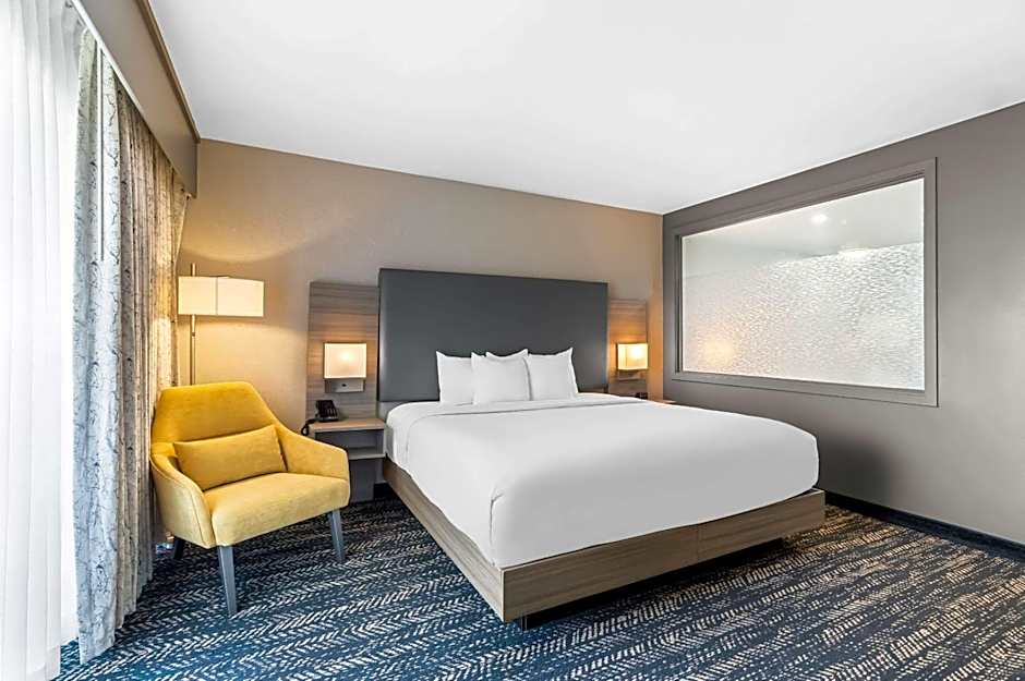 The Hourglass Hotel, Ascend Hotel Collection