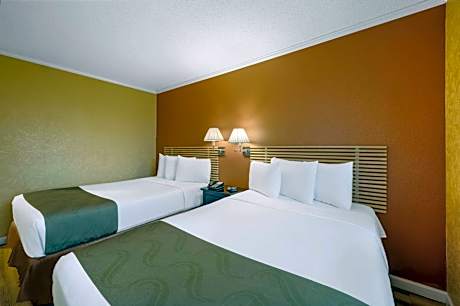 2 Queen Beds Nonsmoking