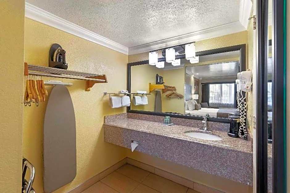 Best Western Hanford Inn