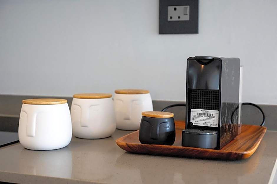 Luxury Bellagio 302 with Sea Views and Inverter