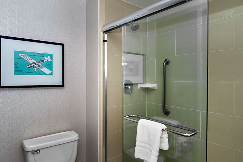 Embassy Suites By Hilton Hotel St. Louis-Airport