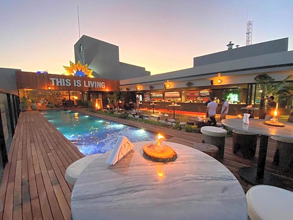 Five Hotel
