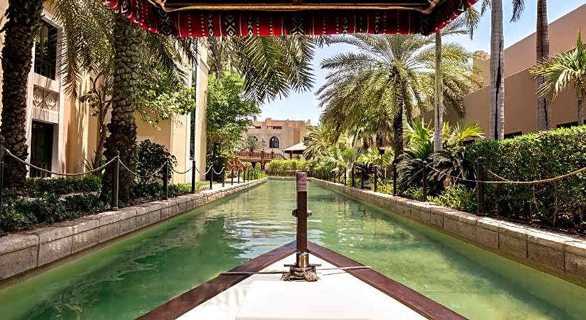 Shangri-La Hotel Apartments Qaryat Al Beri