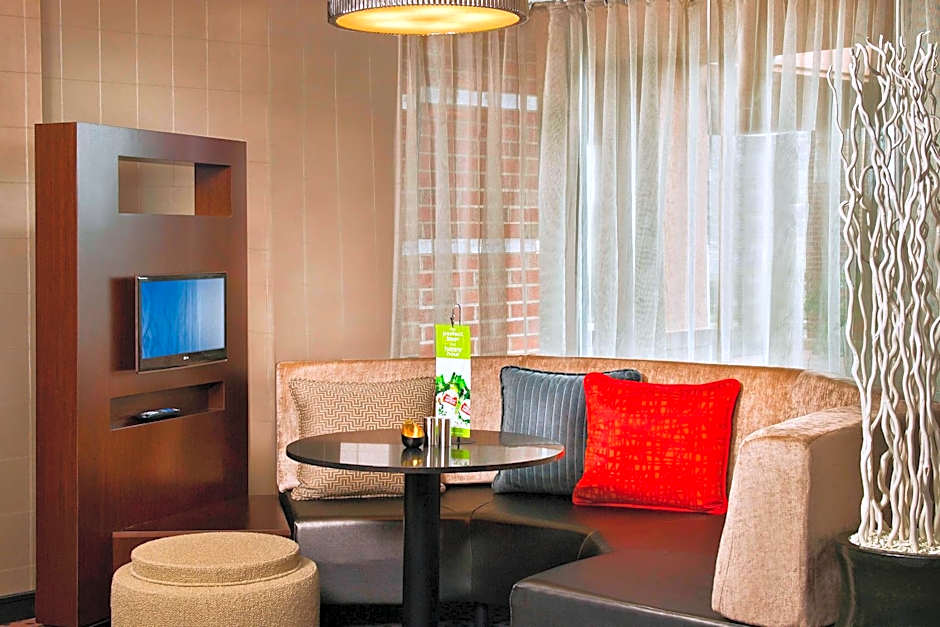 Courtyard by Marriott Dulles Town Center