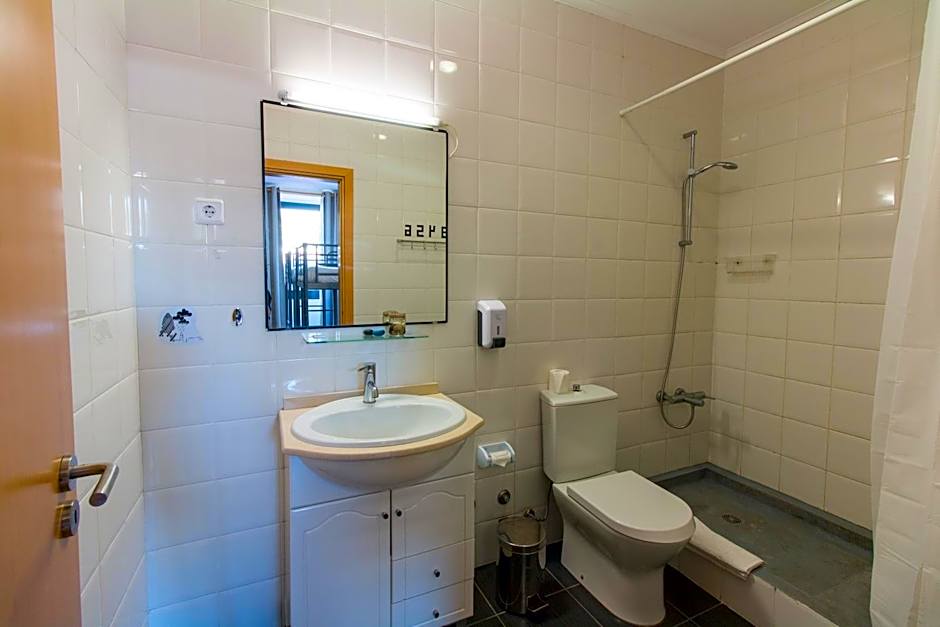 Change The World Hostels - Açores - Ponta Delgada