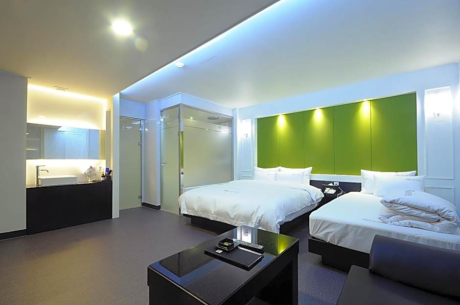WA Hotel
