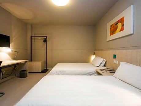 WH - Standard Daxiao Twin Room