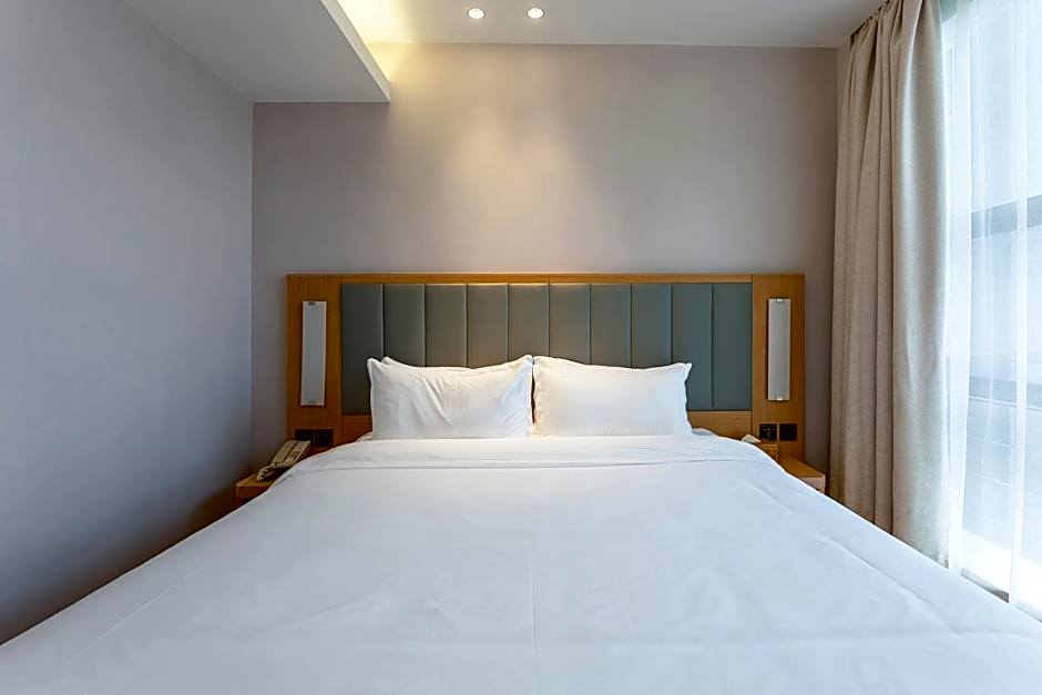 Ji Hotel Ningbo Yinzhou Wanda