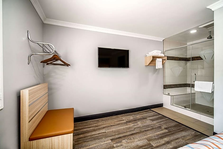 Travelodge Inn & Suites by Wyndham Bell Los Angeles Area