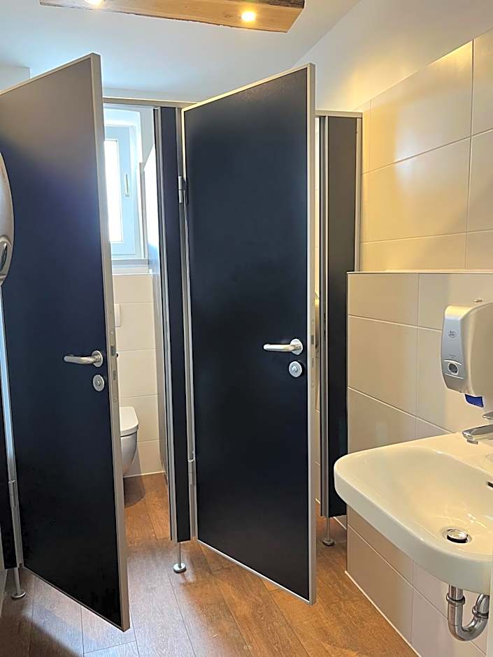 Blue Doors Hostel KTV