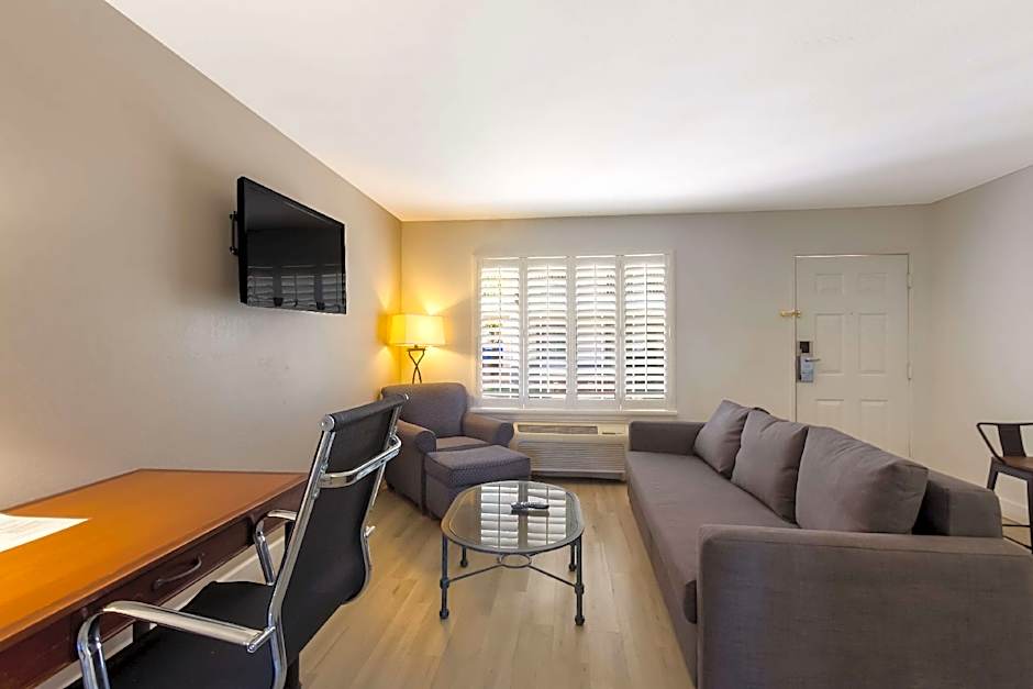 SureStay Plus by Best Western Tempe University