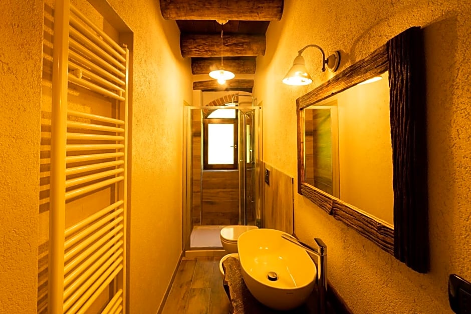 B&B IDUEVAGAMONDI immerso nel bosco tra le MONTAGNE con area benessere come EXTRA