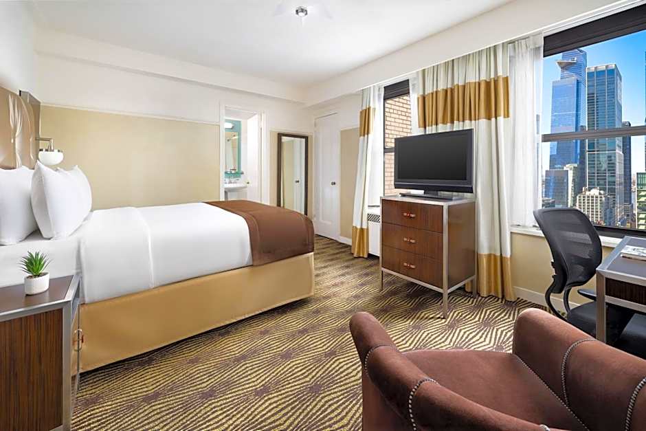  The New Yorker Hotel