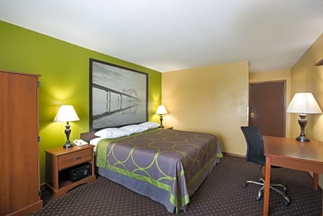 2 Queen Beds Accessible Room Smoking