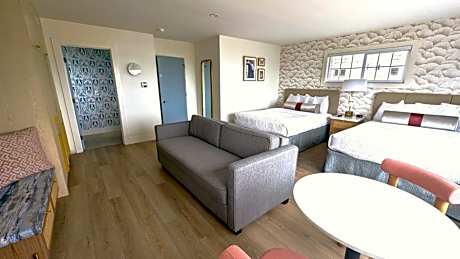 Deluxe Suite with Sea View