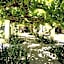 Swartberg Hotel, Cork Tree Collection