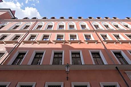 Palazzo Rosso Old Town