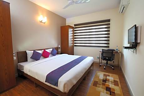 One-Bedroom Apartment with Kitchen and Balcony