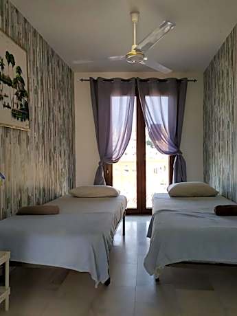 Budget Double or Twin Room with Shared Bathroom