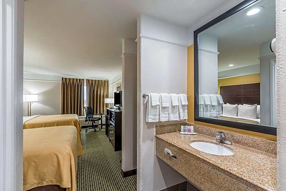 Quality Inn & Suites Seaworld North