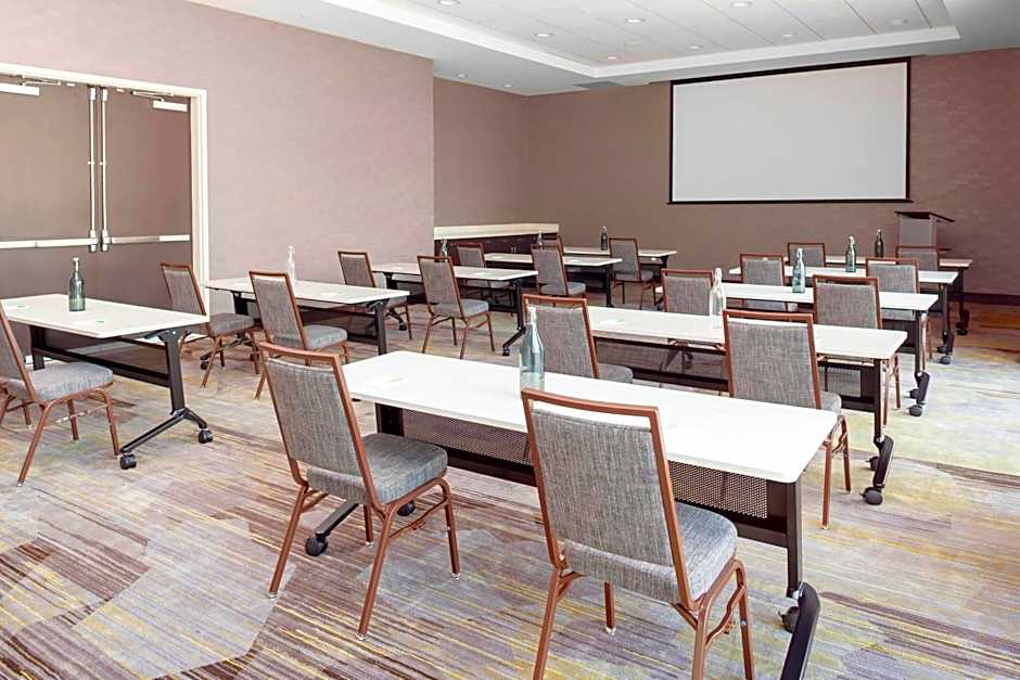 Courtyard by Marriott DeLand Historic Downtown