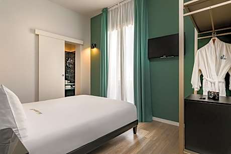 Junior Suite with Balcony