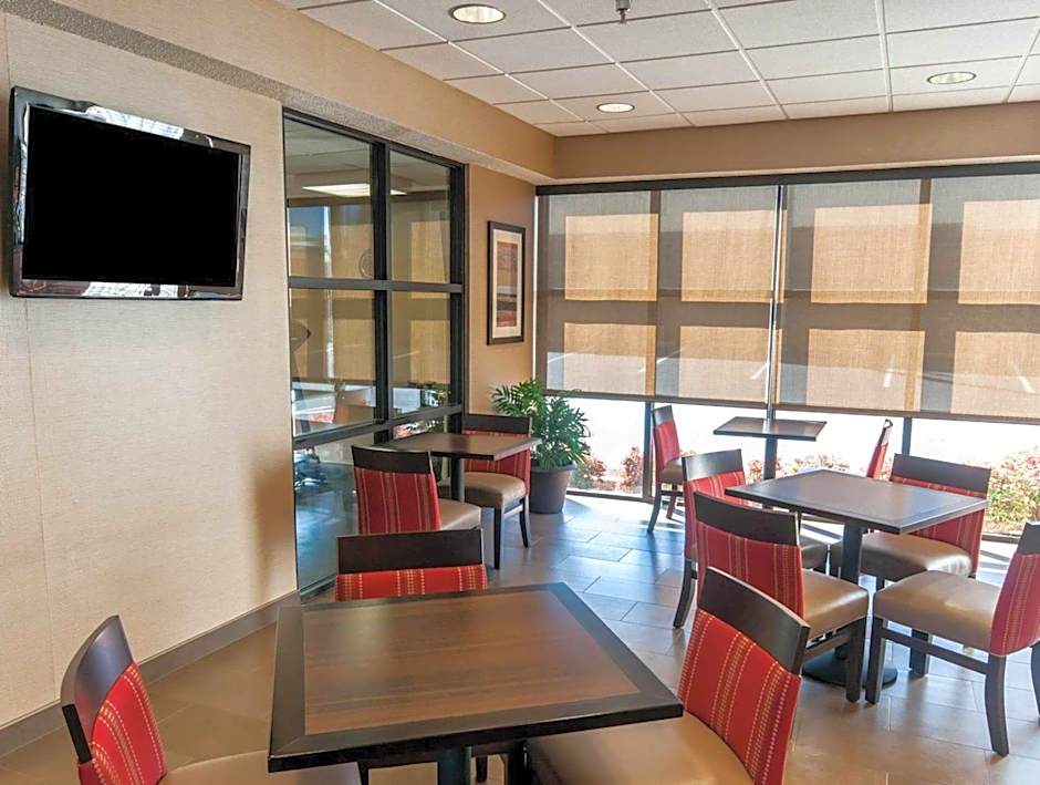 Comfort Inn & Suites LaGrange East