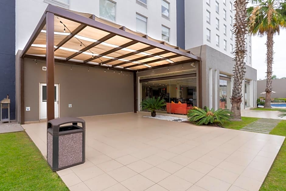 Holiday Inn Express & Suites Guadalajara Aeropuerto By IHG